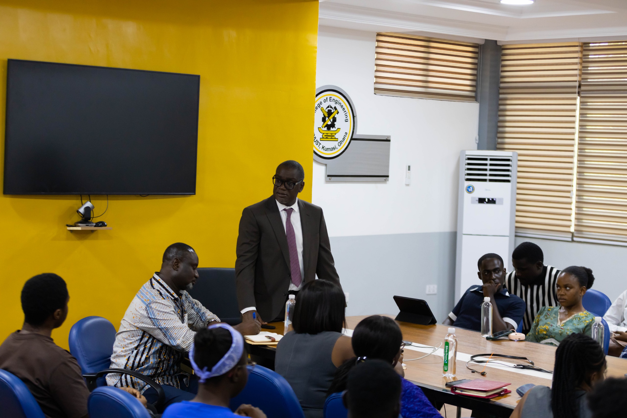 COLLEGE OF ENGINEERING MANAGEMENT INTERACTS WITH INTERNATIONAL STUDENTS