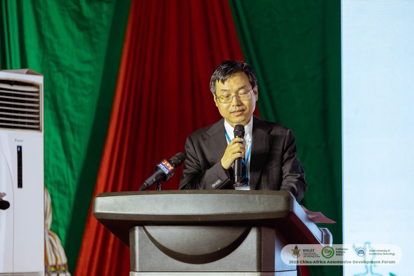 Prof. Lee Yang during his address