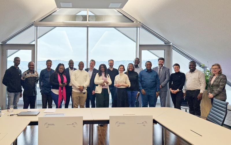 Group photograph at Bürgschaftsbank and MBG Baden-Württemberg