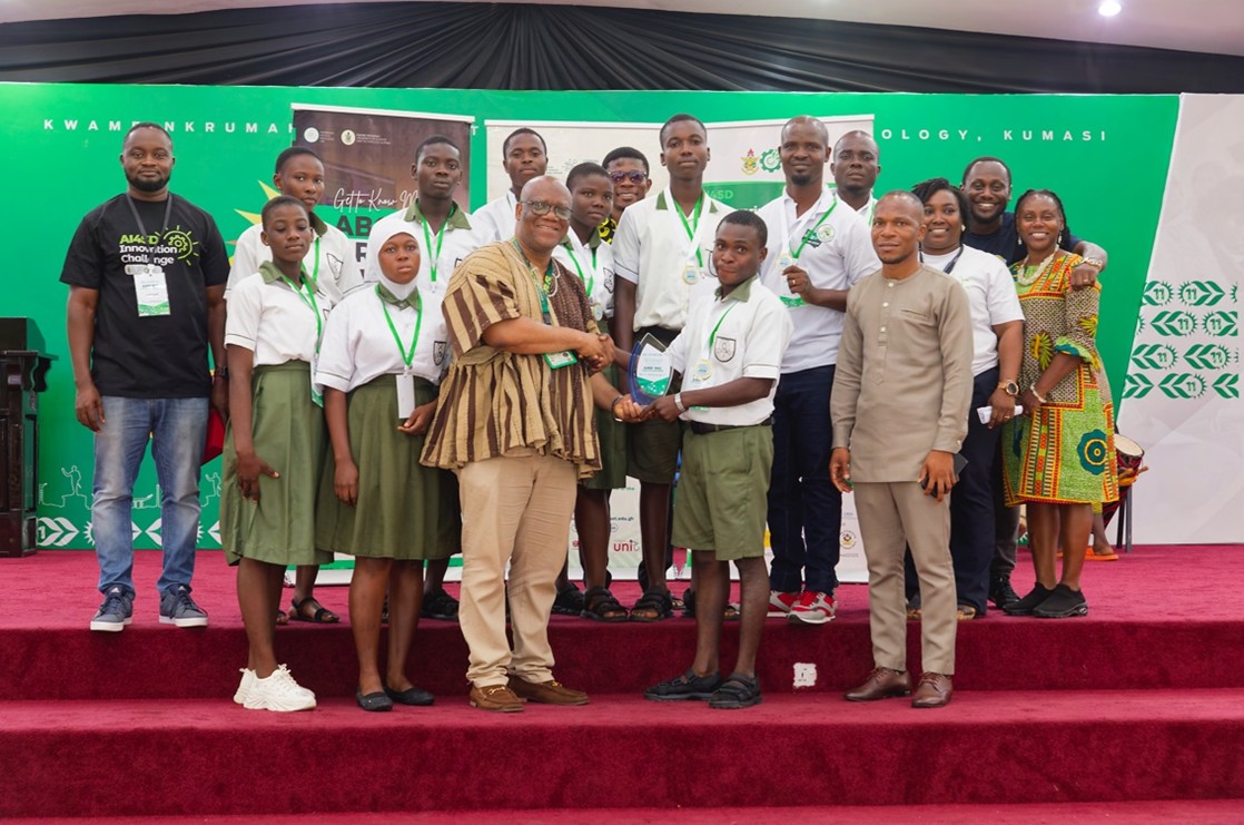 Avenor Senior High School won the Senior High School division